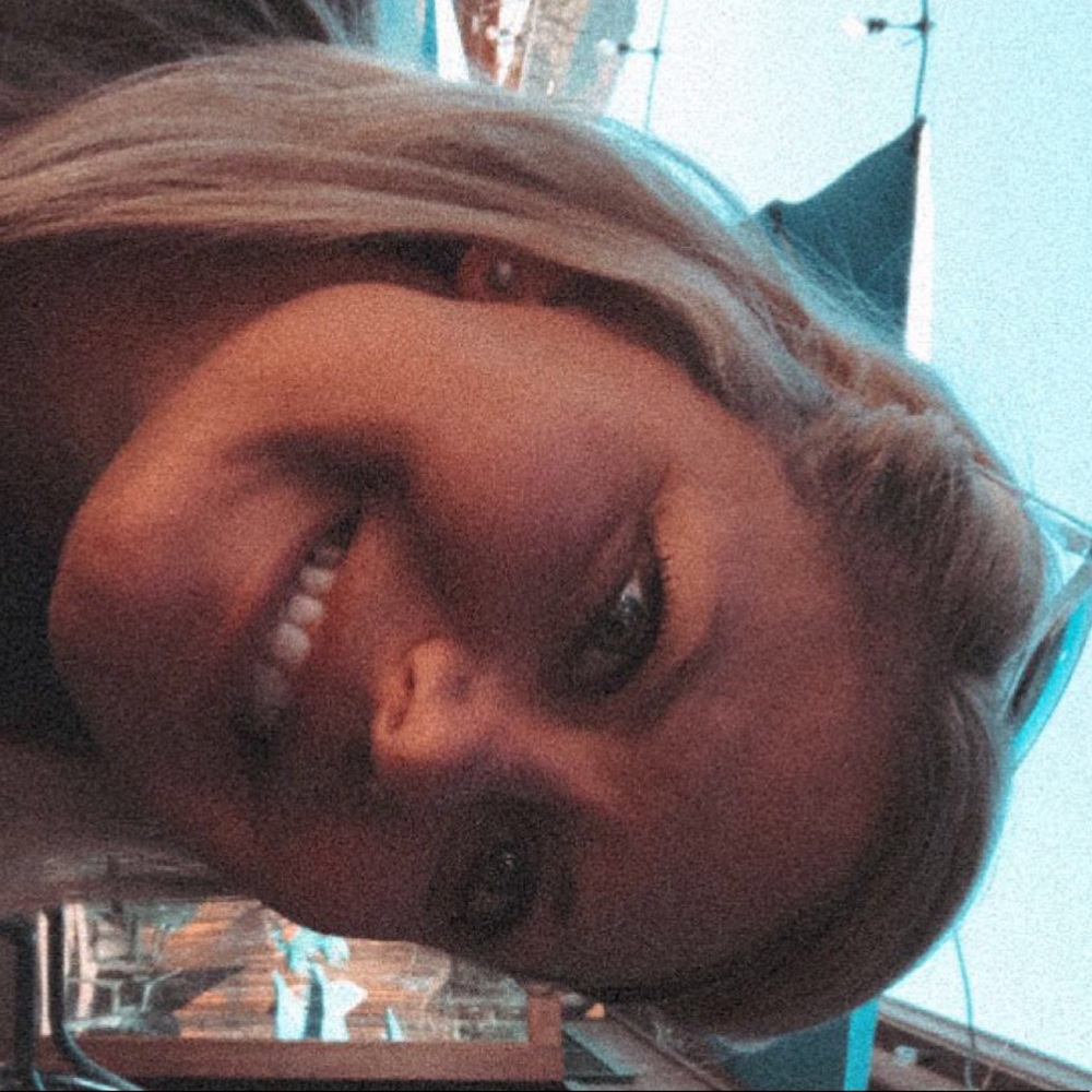 Meet your Posher, Abby